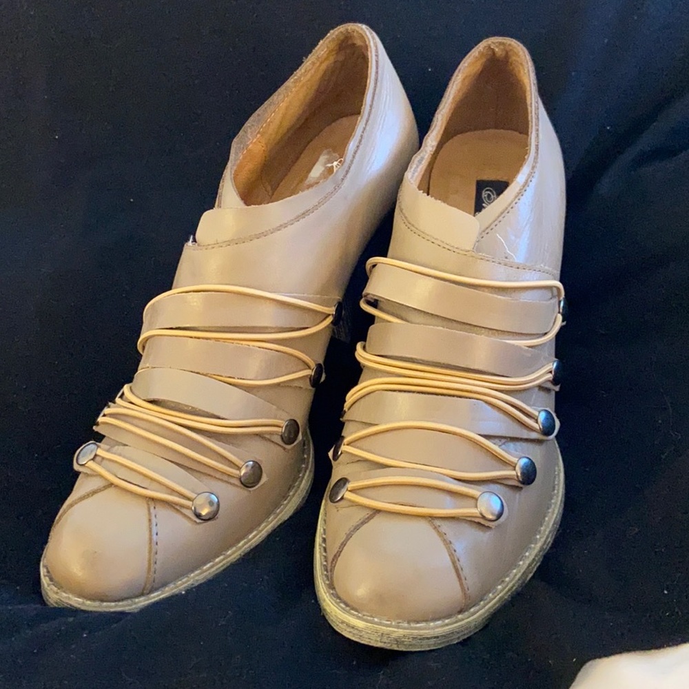 Messeca New York Taupe Leather Heeled Shoe/Bootie